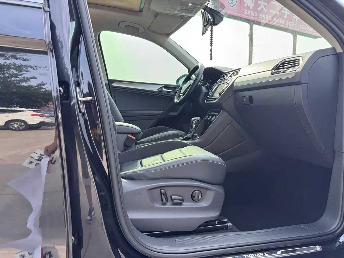 Volkswagen Tiguan L 2018 330TSI Automatic 2WD Luxury Edition фото 12