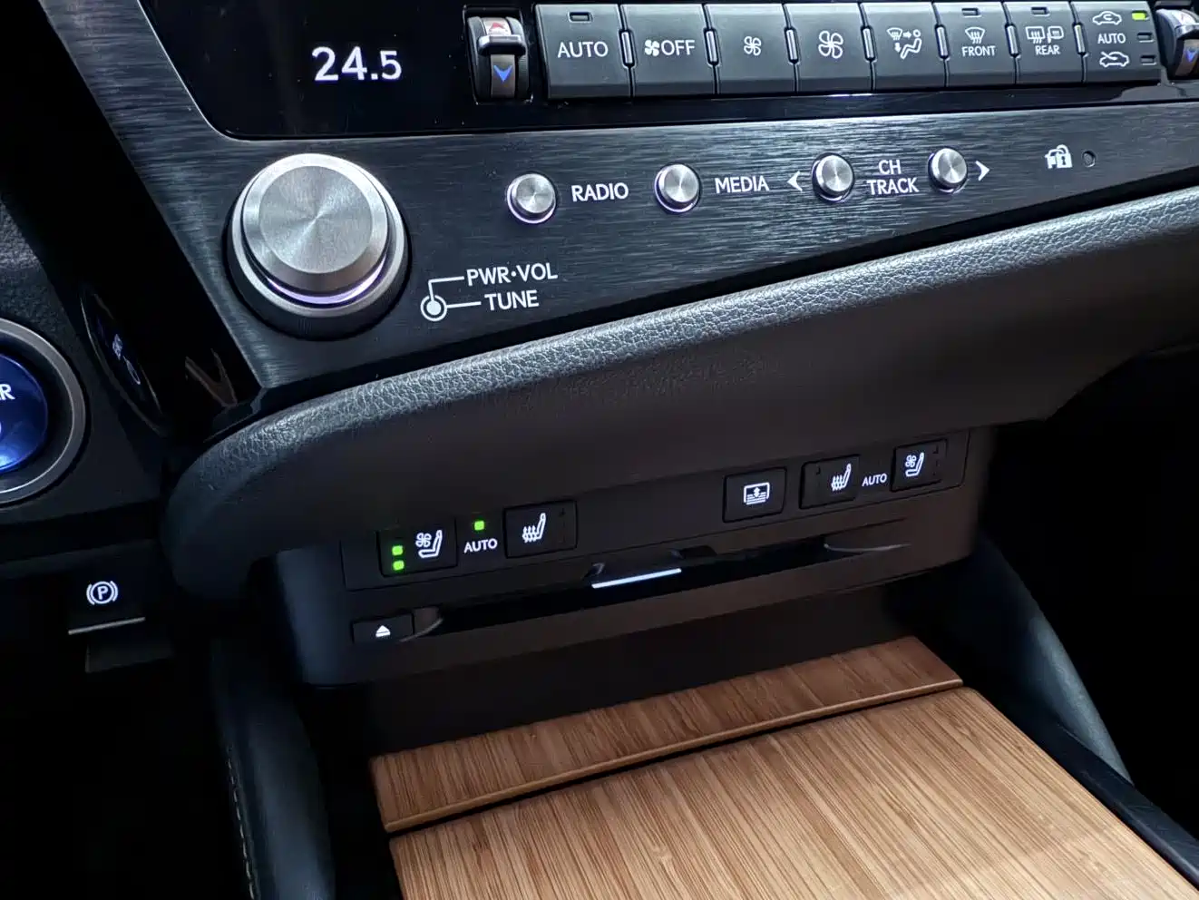 Lexus ES 2021 300h Premium Edition фото 8