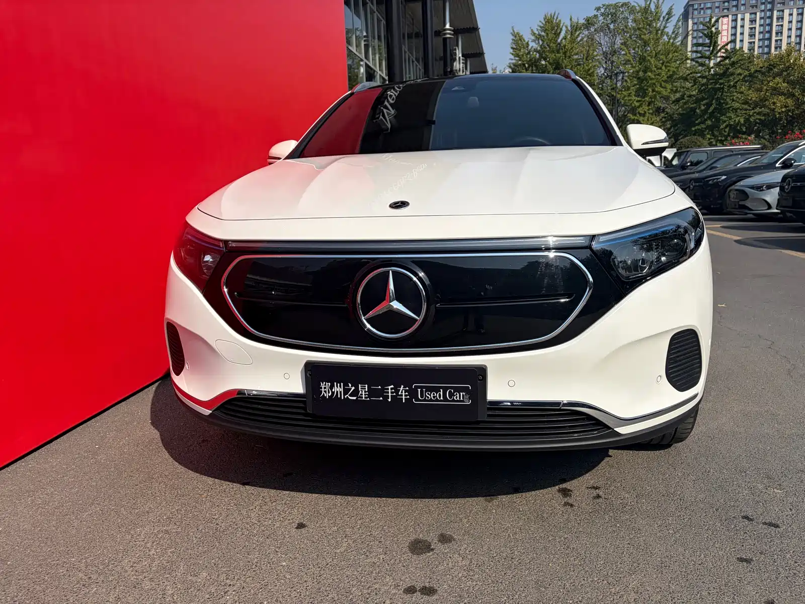 صورة 2 - Mercedes-Benz EQA
