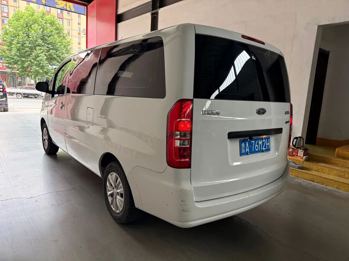 JAC Refine M3 2022 2022 PLUS IKEA Edition 1.8L Comfort Model