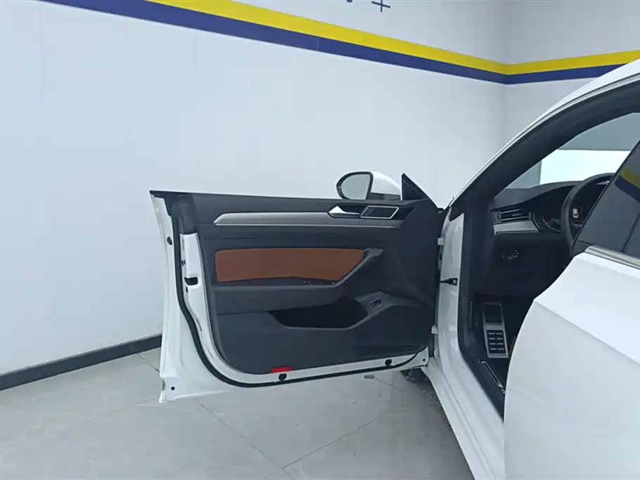 Volkswagen FAW-Volkswagen CC 2019 330TSI Charming Appearance (China V) фото 7