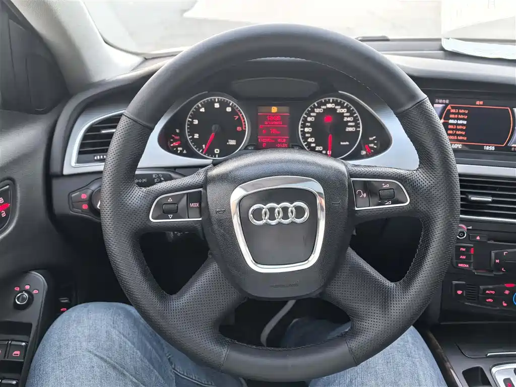 Audi A4L 2012 2.0 TFSI Auto Comfort фото 19