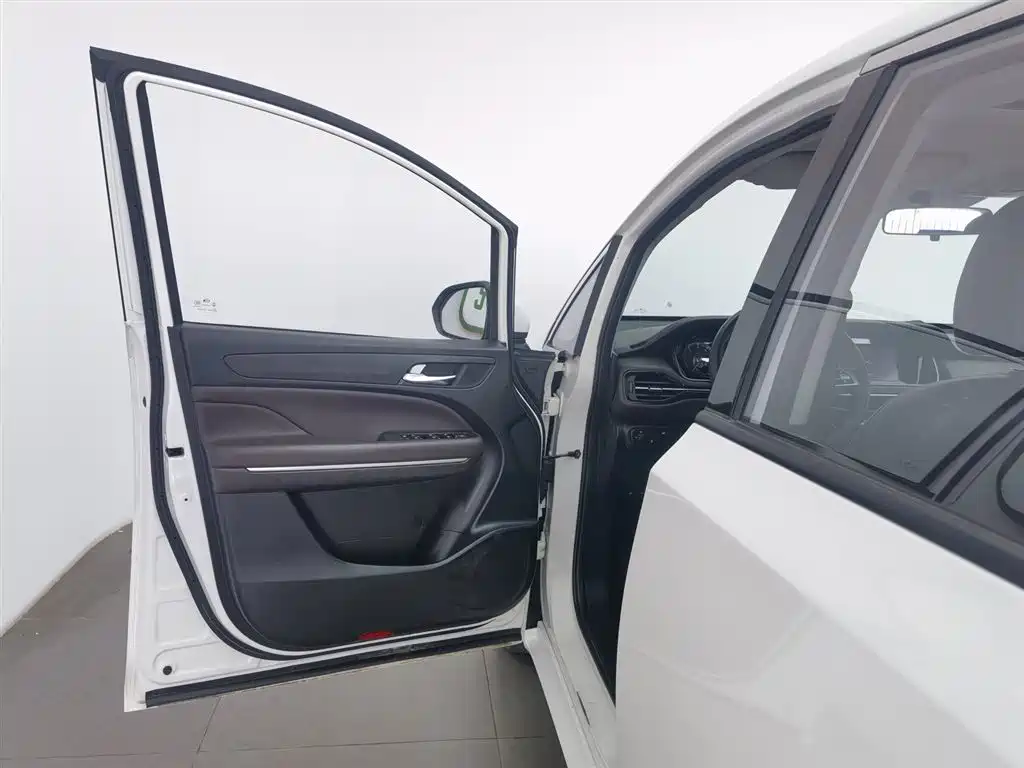 GAC Trumpchi Trumpchi M6 2019 270T Automatic Luxury (6-seater) China V фото 8