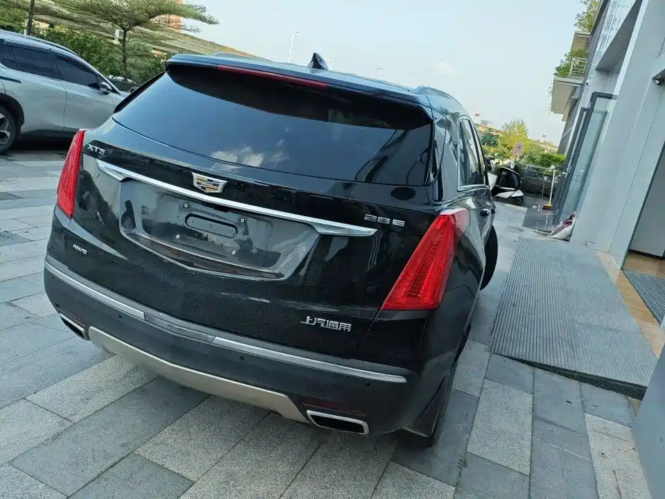Photo 9 - Cadillac XT5