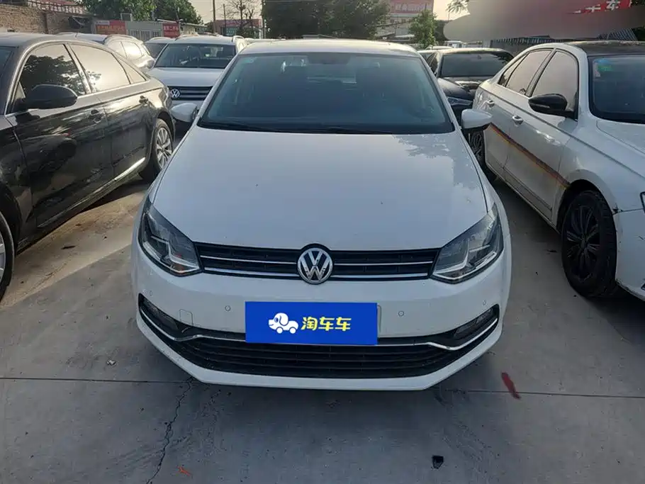 Volkswagen Polo 2014 1.6L Automatic Luxury Edition фото 2