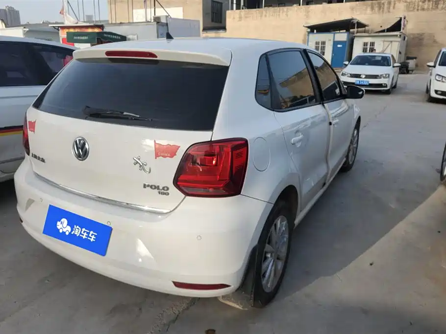 Volkswagen Polo 2014 1.6L Automatic Luxury Edition фото 3