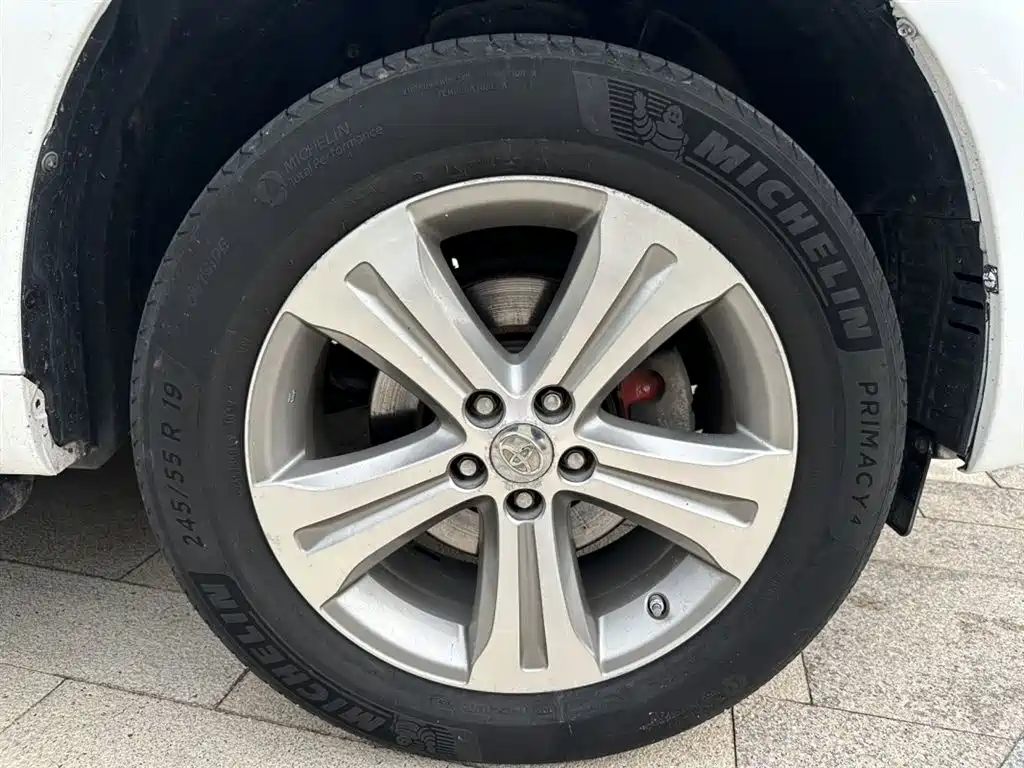 Toyota Highlander 2011 2.7L 2WD 7-seat Luxury фото 16