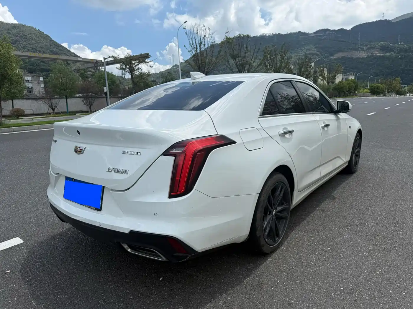 Cadillac CT4 2023 2022 28T Luxury Model
