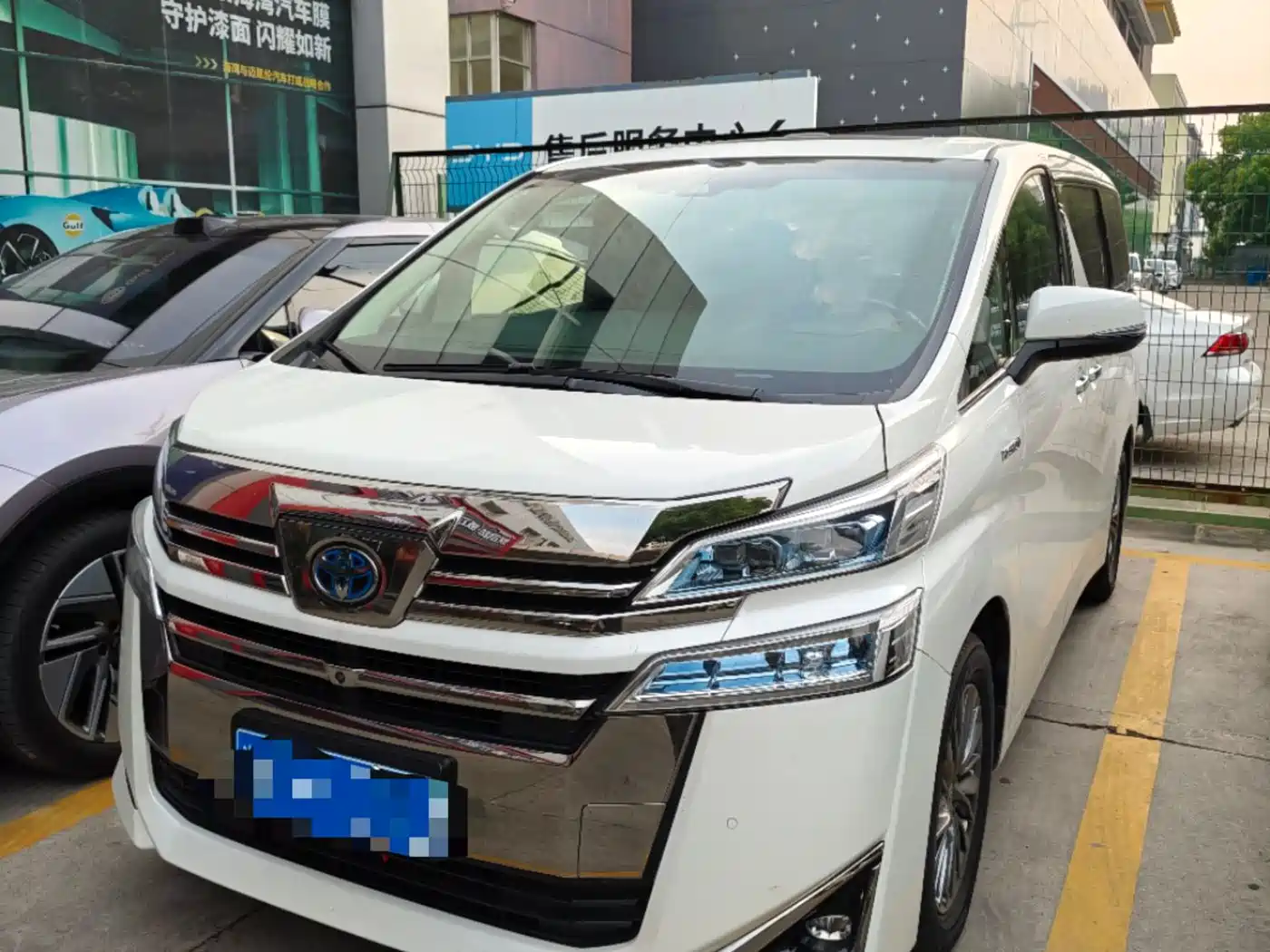 Toyota Vellfire 2019 Hybrid 2.5L HV Luxury Edition фото 7
