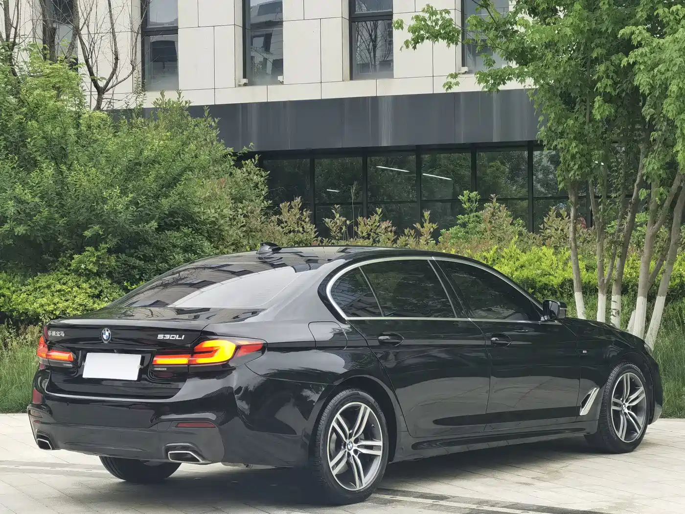 BMW 5 Series 2020 525Li M Sport Package фото 4