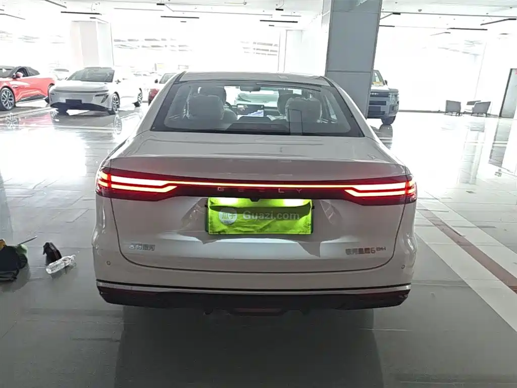 Geely Galaxy Galaxy Stellar 6 2025 60km Voyager Edition фото 6