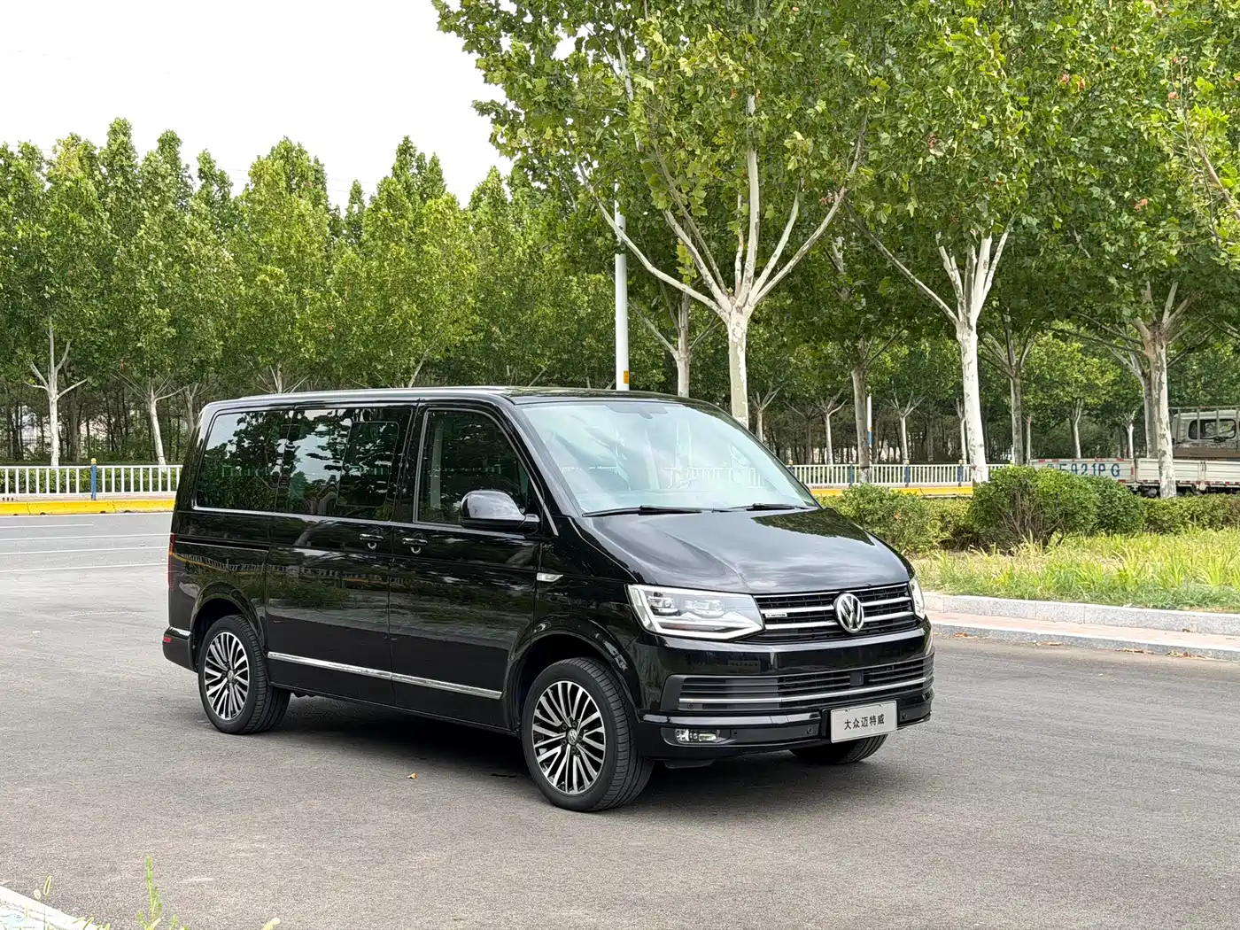 Volkswagen Multivan 2019 2019 2.0TSI 4WD Premium 7-seater