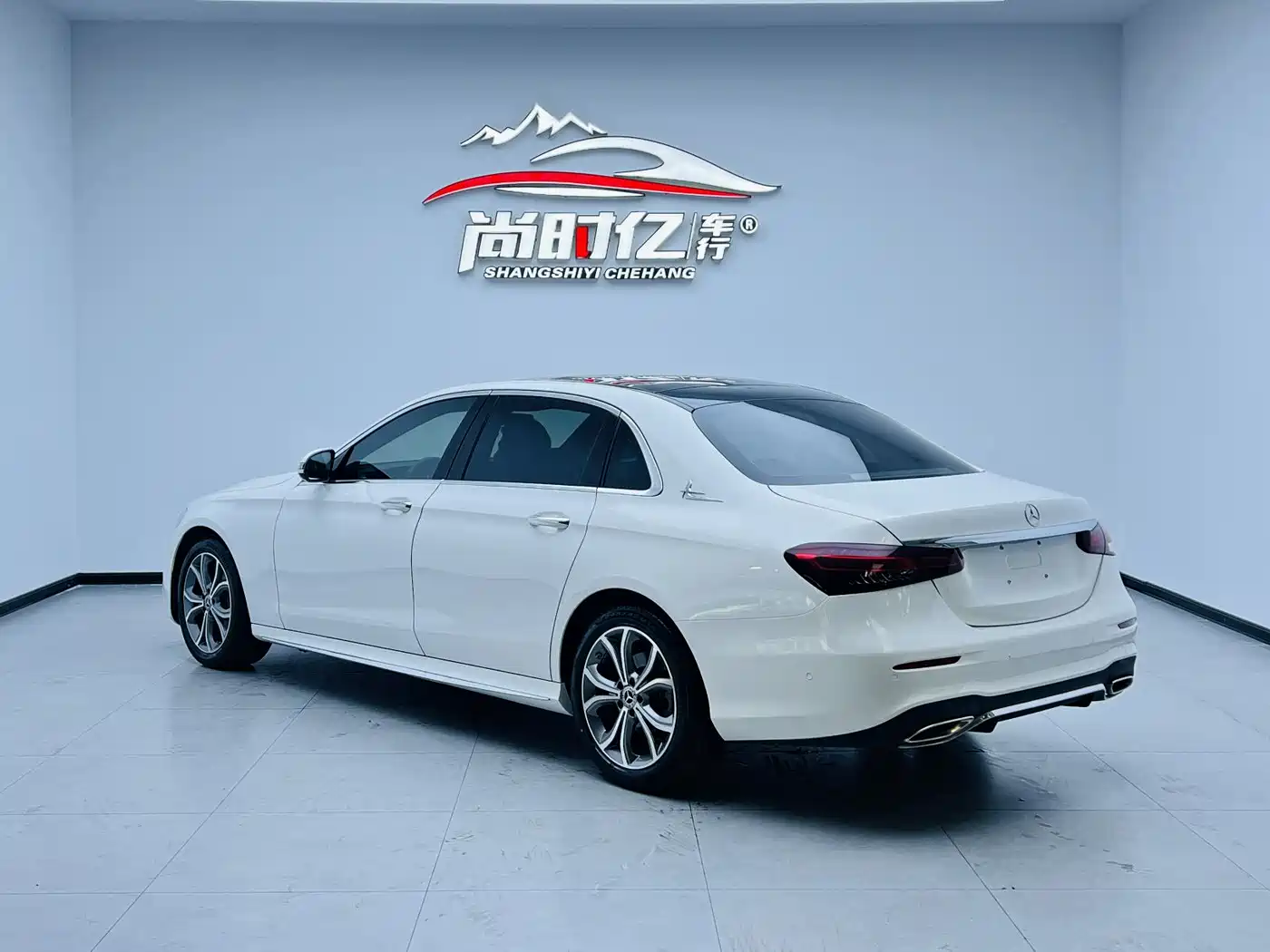 Mercedes-Benz E-Class 2021 E 300 L Sport Fashion фото 7