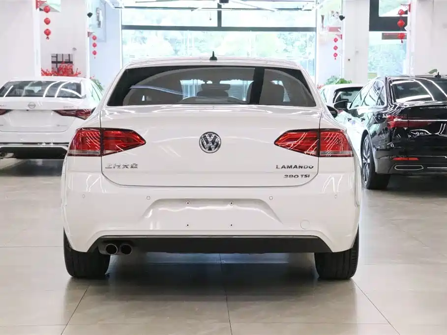 Volkswagen Lamando 2017 280TSI DSG Luxury Edition фото 4