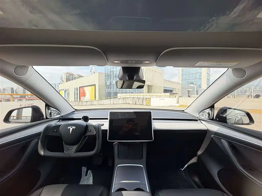 Фото 20 - Tesla Model Y