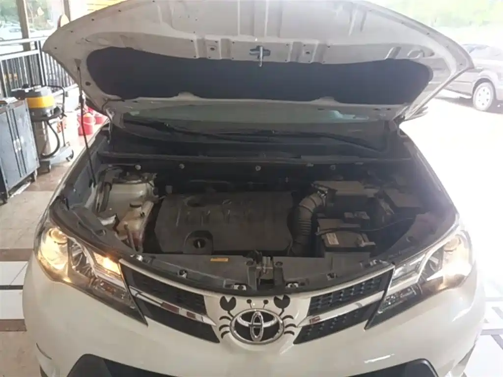 Toyota RAV4 Rongfang 2015 2.0L CVT 2WD Trend Edition фото 20
