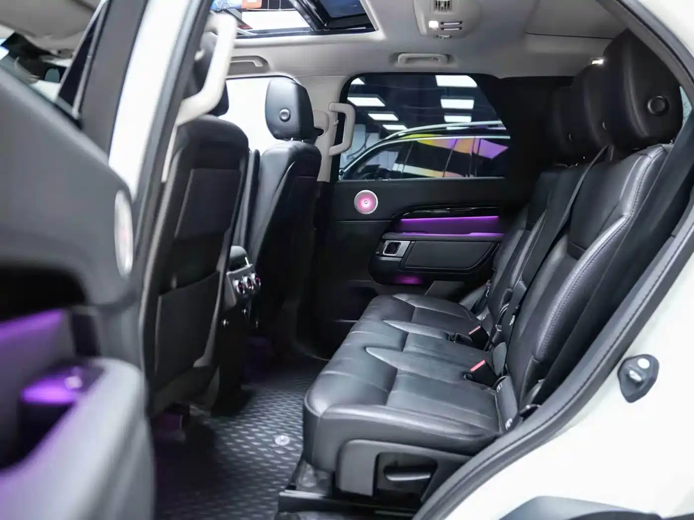 Land Rover Discovery 2020 3.0 SC V6 SE фото 6