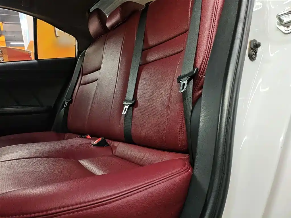 Toyota Camry 2013 200E Classic Elite Edition фото 11