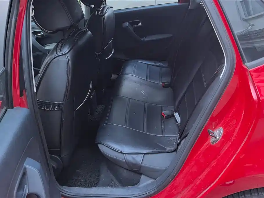 Volkswagen Polo 2016 1.4L Automatic Trend фото 11