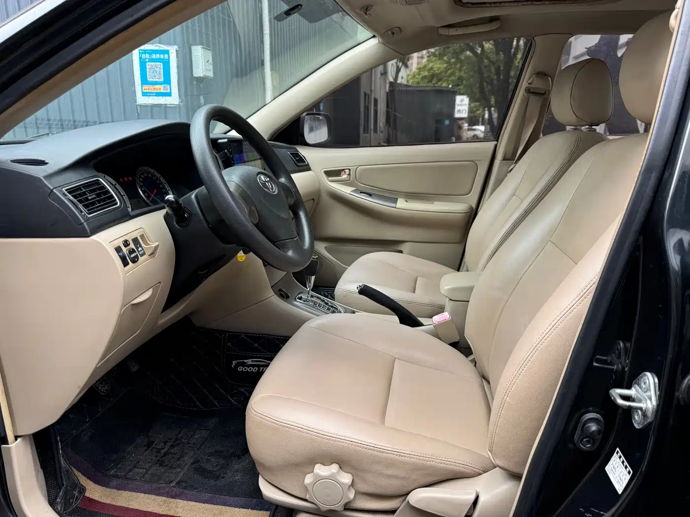 Toyota Corolla 2013 1.6L Automatic Luxury фото 4