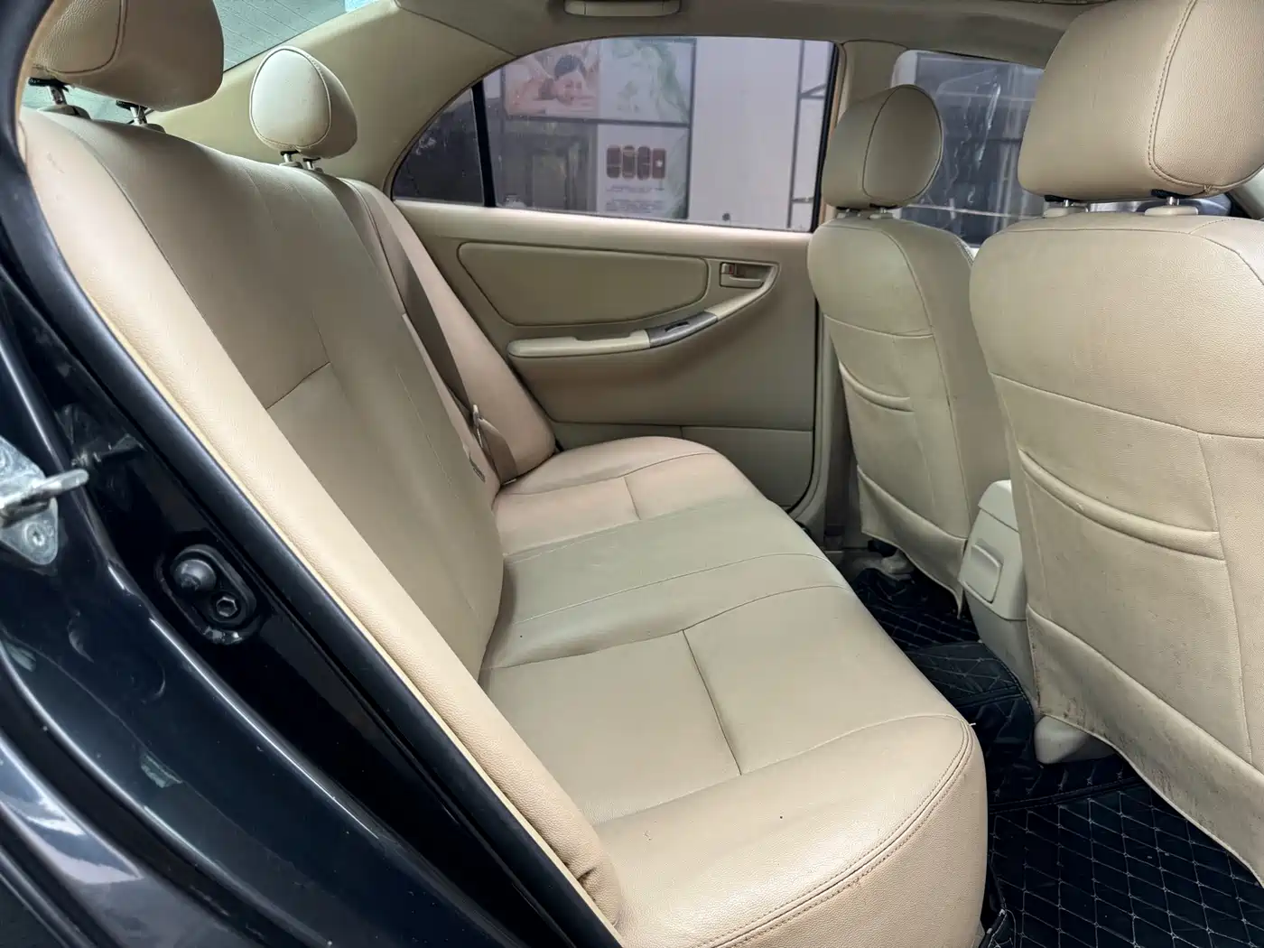 Toyota Corolla 2013 1.6L Automatic Luxury фото 6