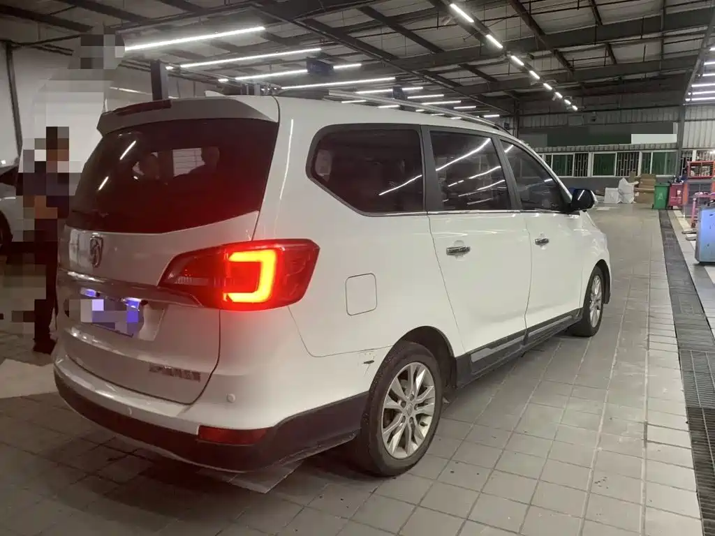 Фото 2 - Baojun 730