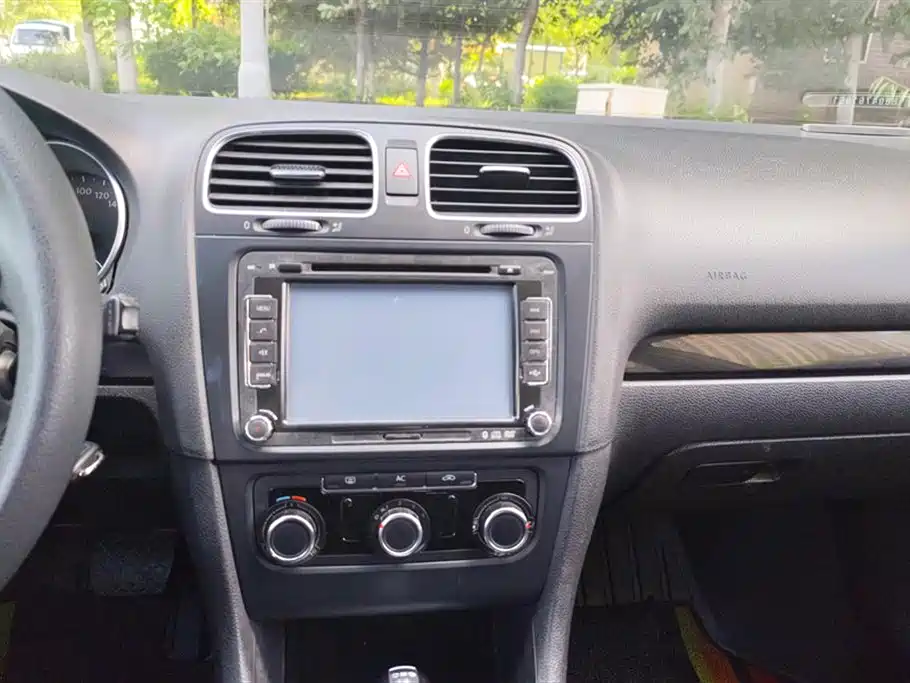 Volkswagen Golf 2010 1.4TSI Auto Comfort фото 13
