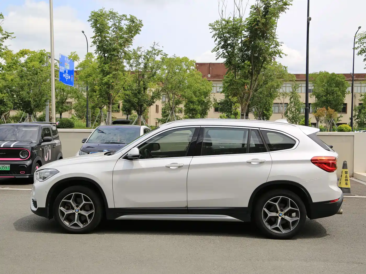 Фото 17 - BMW X1