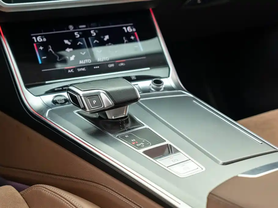 AUDI A7L