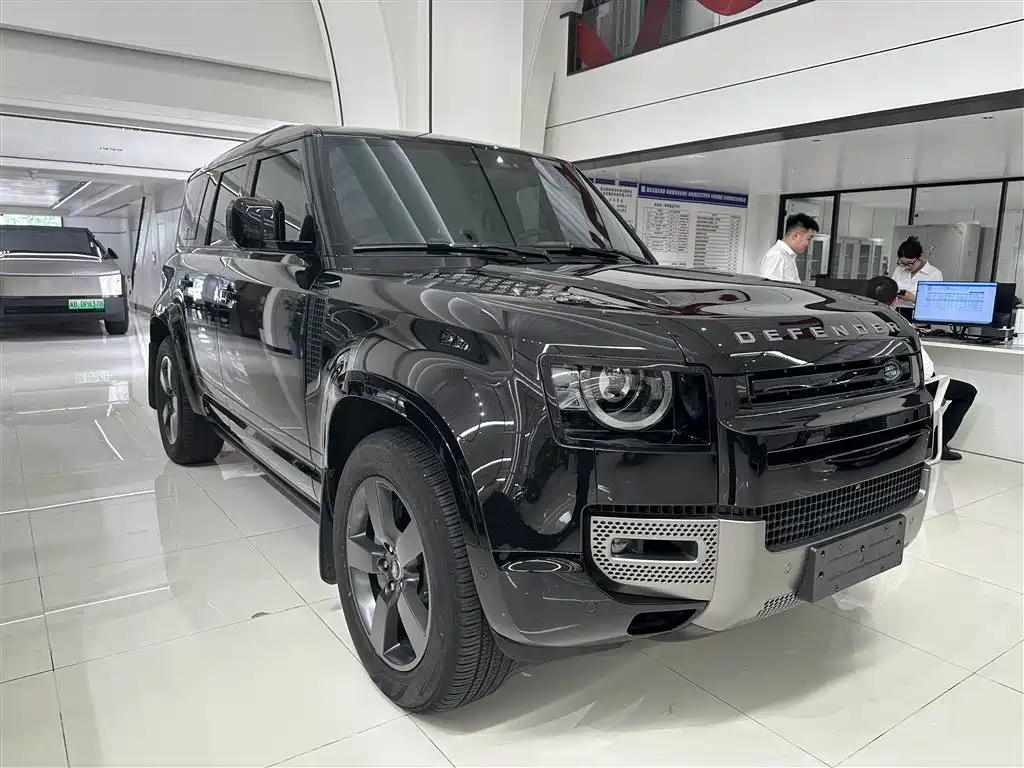 Land Rover Defender 2024 110 3.0T P400 X-DYNAMIC HSE фото 4