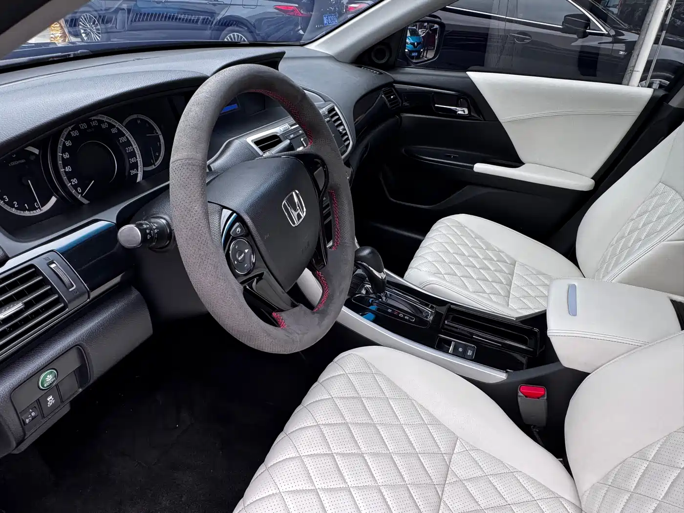 Honda Accord 2016 2.0L Comfort Edition фото 11