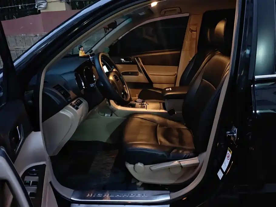 Toyota Highlander 2012 2.7L 2WD 5-seater Elite Edition фото 9