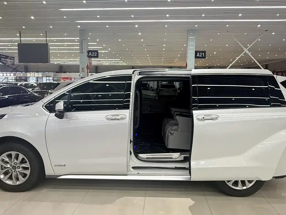 Toyota Granvia 2023 2023 2.5L Hybrid Comfort Edition