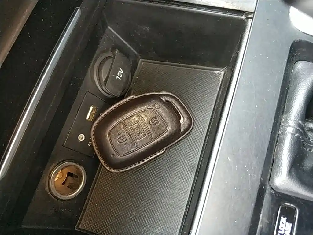 Hyundai Elantra 2016 Model 1.6L Automatic Smart Elite фото 9