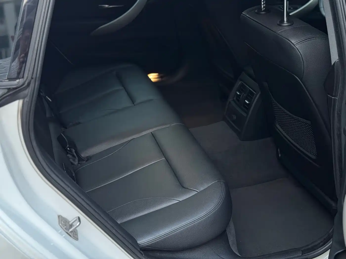 BMW 3 Series GT 2013 Model 320i Leading фото 7