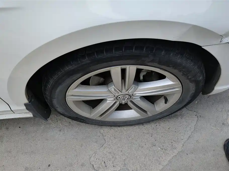 Volkswagen Lamando 2015 280TSI DSG Comfort фото 6