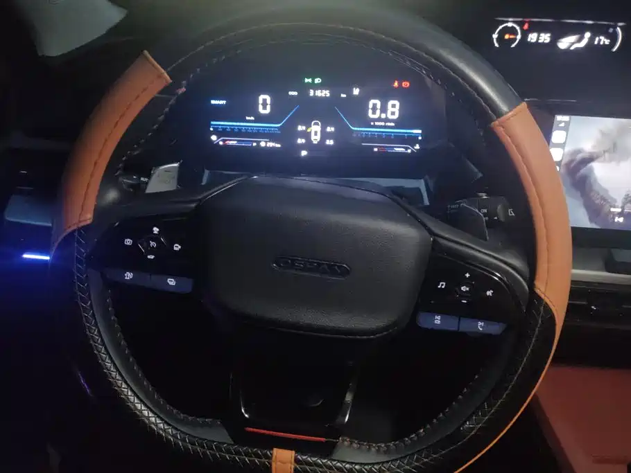 Changan Oshan Z6 2022 2022 Blue Whale 1.5T DCT Intelligent Premium