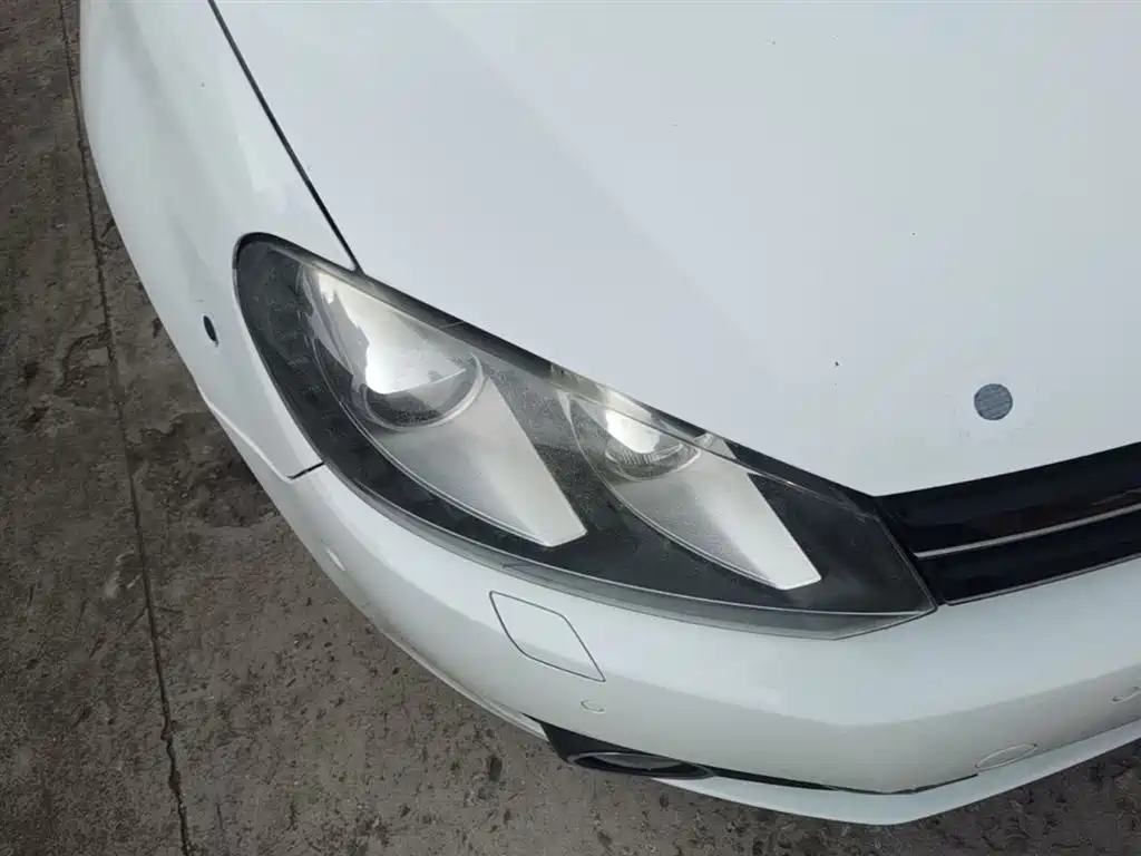 Volkswagen Golf (Import) 2012 1.4TSI Luxury Convertible Edition фото 12