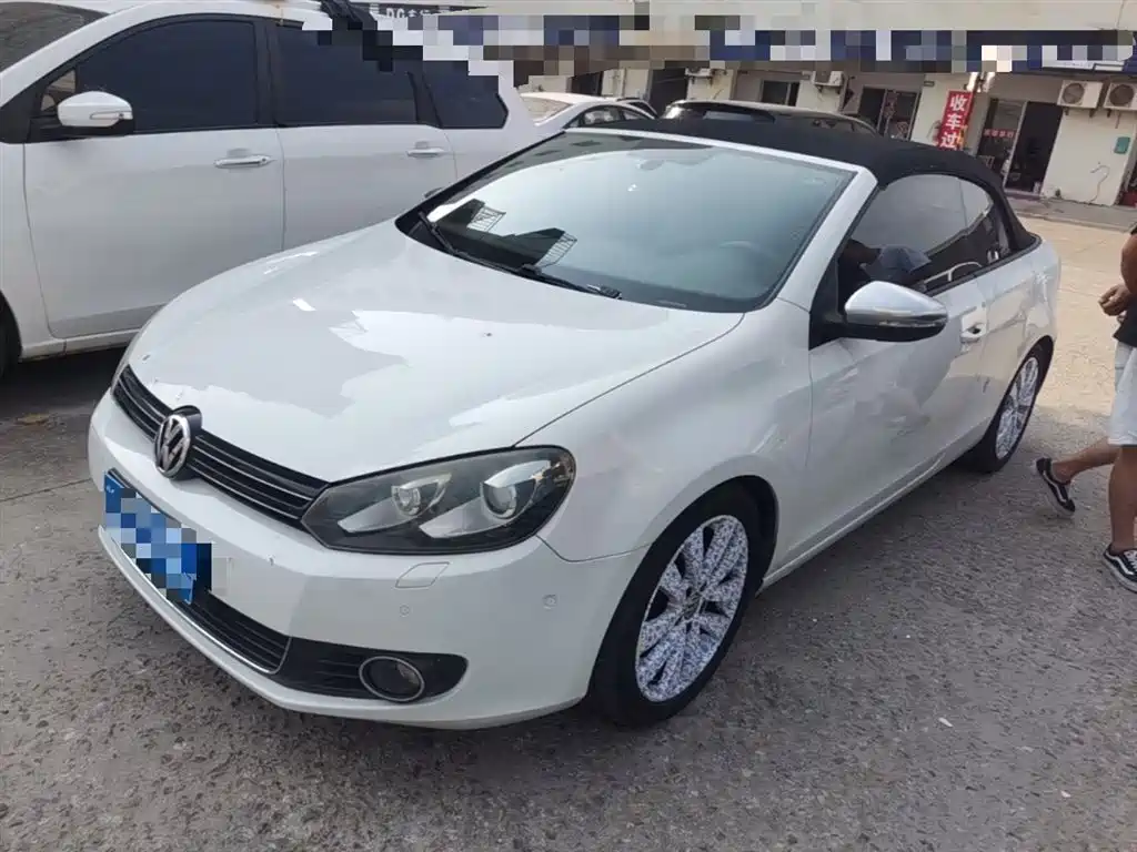 Volkswagen Golf (Import) 2012 1.4TSI Luxury Convertible Edition фото 3