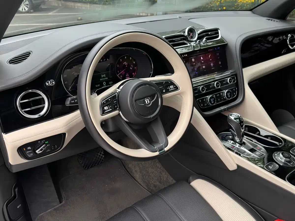 Photo 9 - Bentley Bentayga