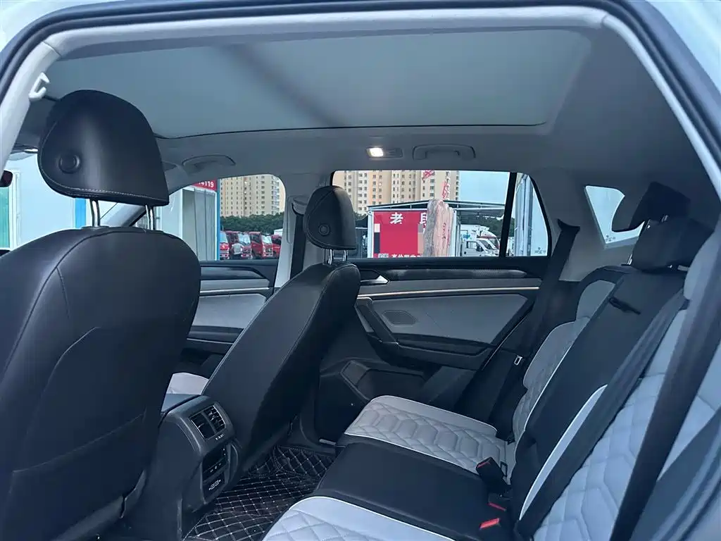 Volkswagen Tayron 2023 280TSI 2WD Luxury Plus Advanced Edition фото 13