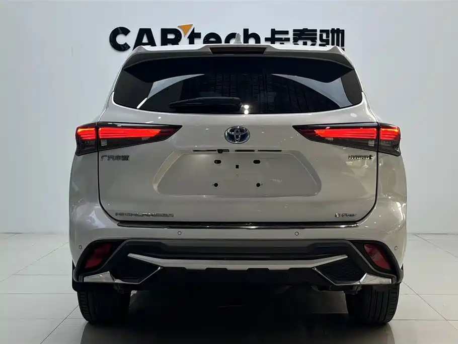 Toyota Highlander 2022 Model Dual Engine 2.5L 4WD Premium Edition 7-Seater фото 4