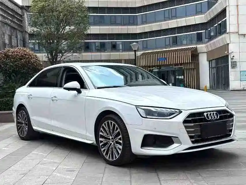 Audi A4L 2022 40 TFSI Fashion Elegance фото 2