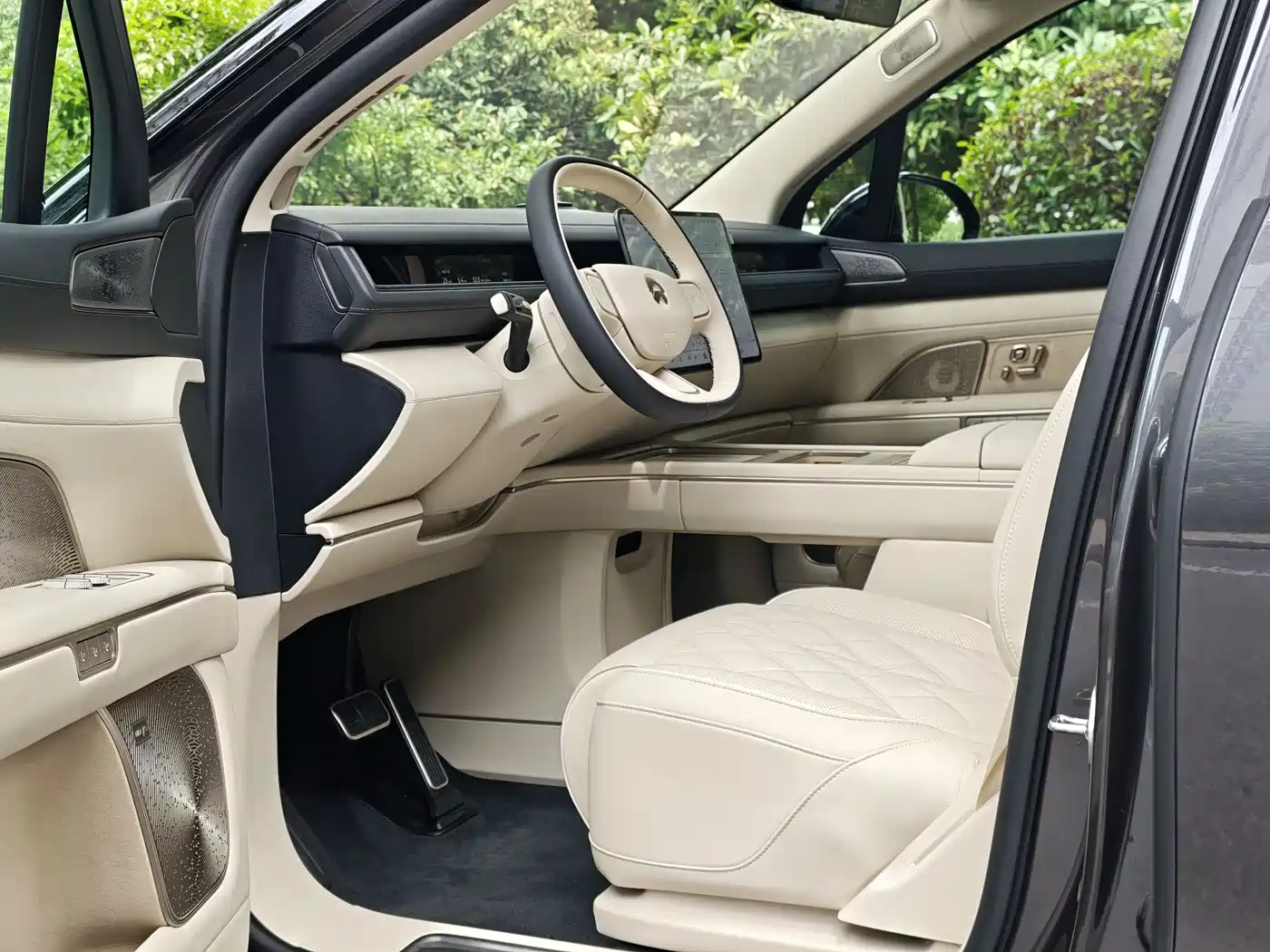 NIO ES8 2025 Model 6-Seat Executive Luxury Edition фото 6