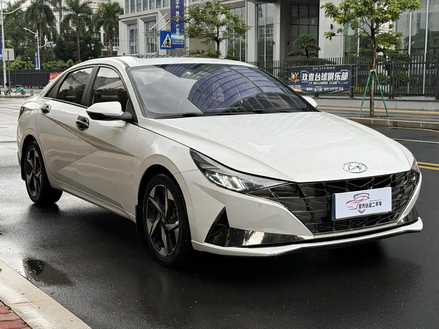 Hyundai Elantra 2021 240TGDi DCT LUX Premium Edition фото 3
