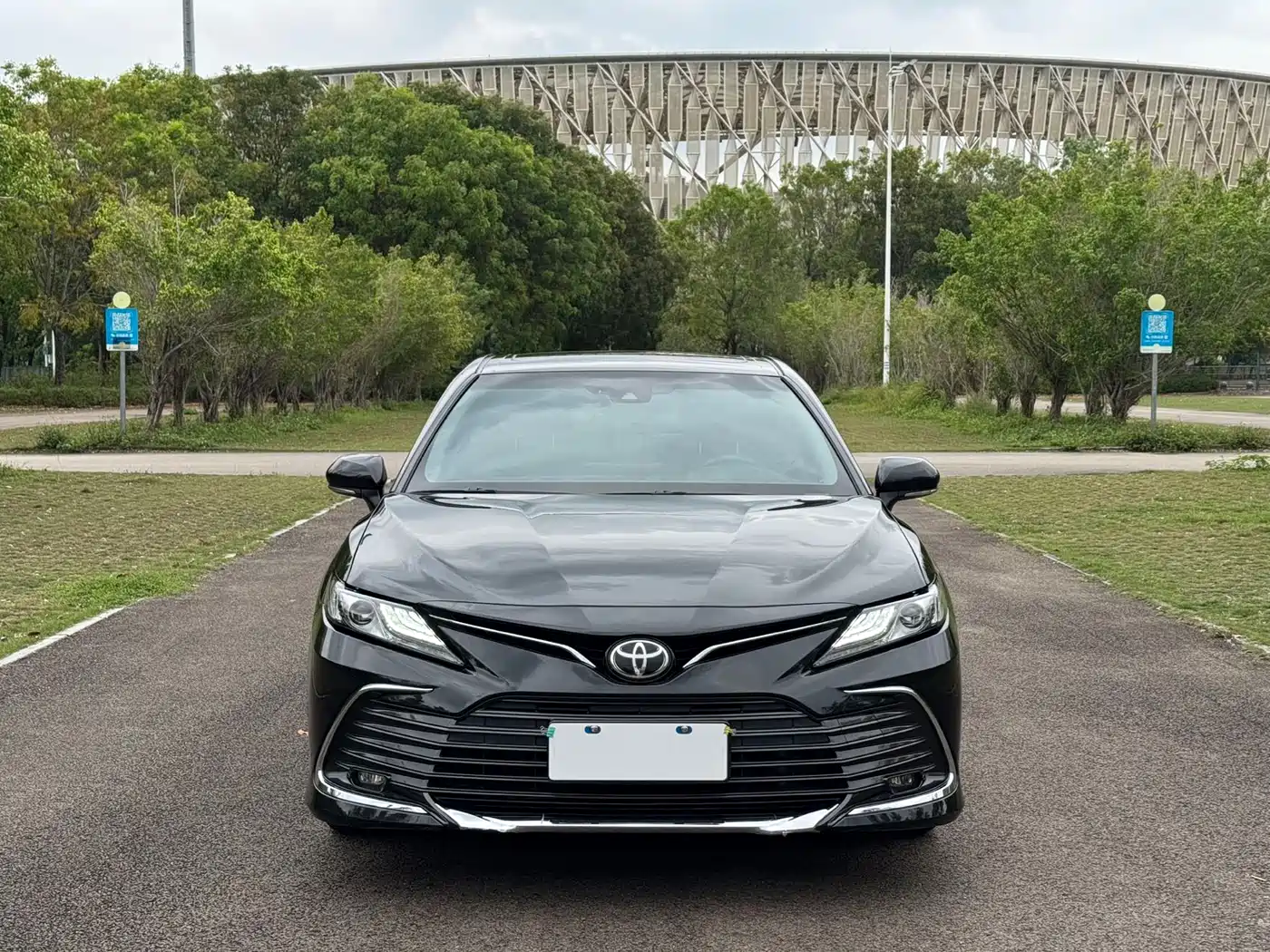 Toyota Camry 2023 2.0G Luxury Edition фото 2