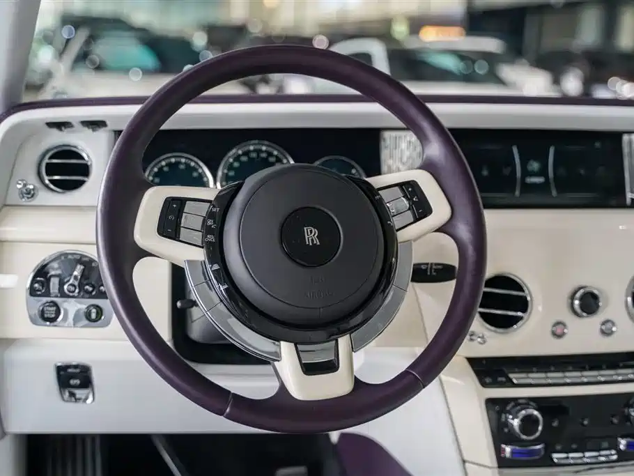 Фото 25 - Rolls-Royce Phantom