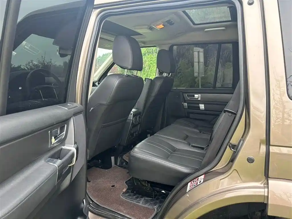 Land Rover Discovery 2016 3.0 SC V6 HSE фото 9