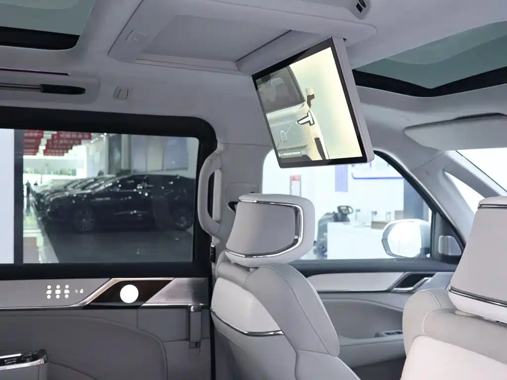 Volvo EM90 2024 2025 Ultra Six-Seater