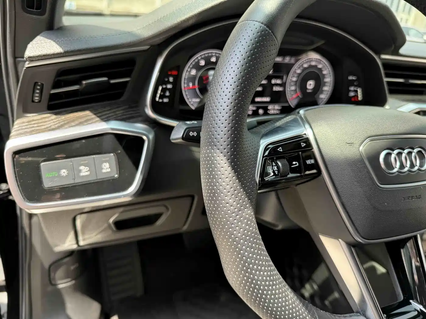 Audi A6L 2019 40 TFSI Luxury Dynamic фото 8